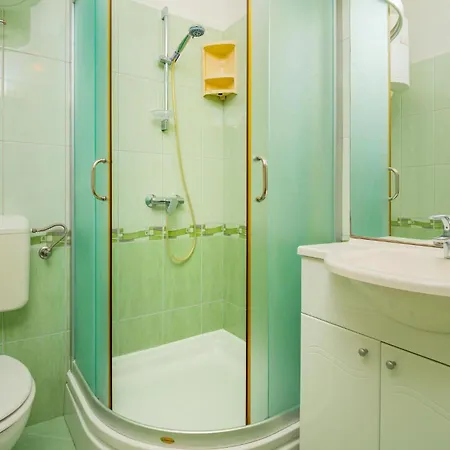 Apartment Awesome In With Kitchen Barbat na Rabu