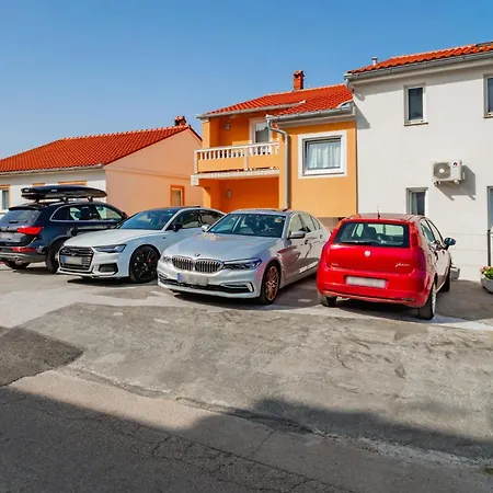 Stunning In Apartment Barbat na Rabu